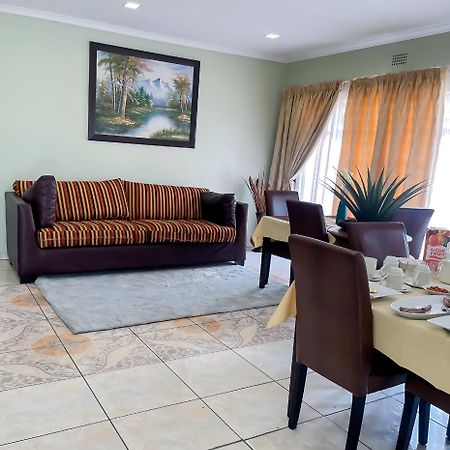 Oasis Of Life Guest House Witbank Exterior foto
