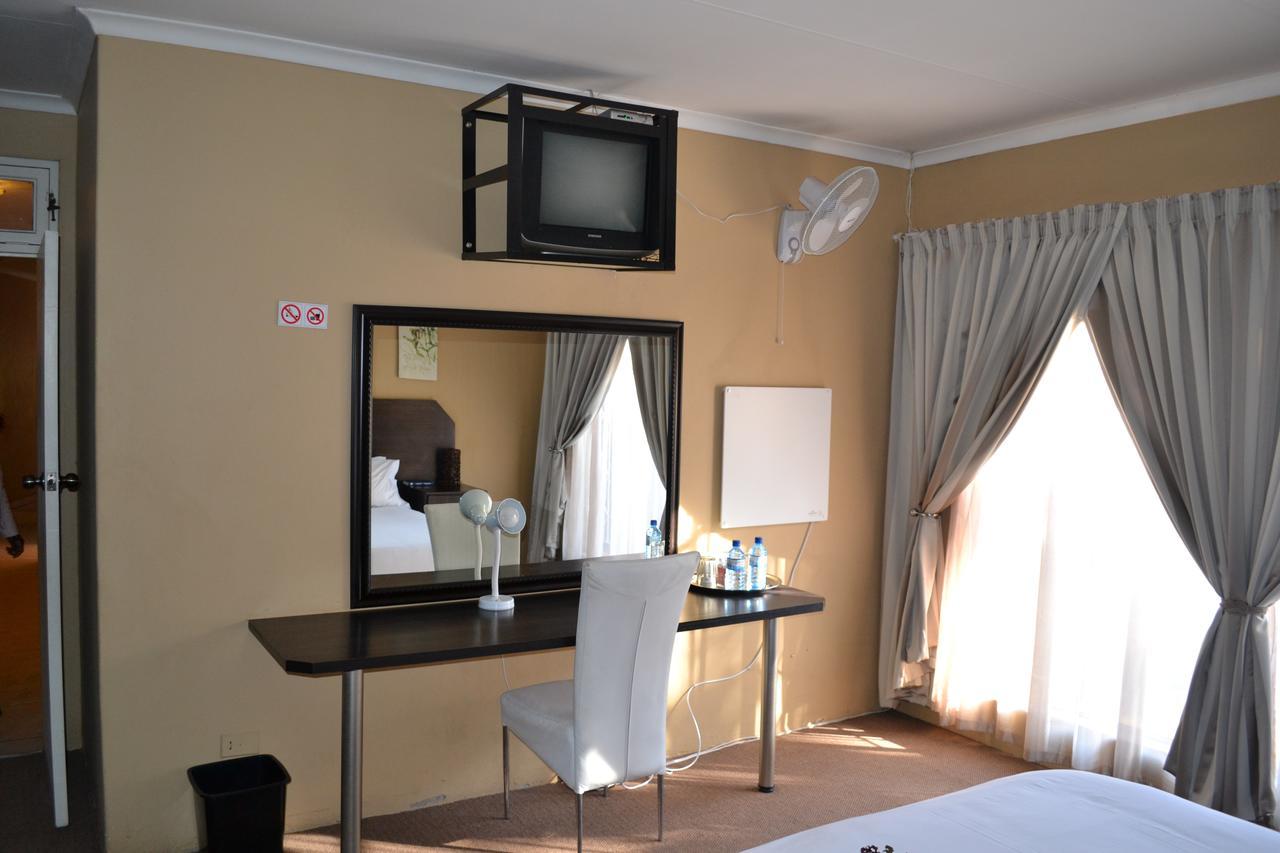 Oasis Of Life Guest House Witbank Exterior foto