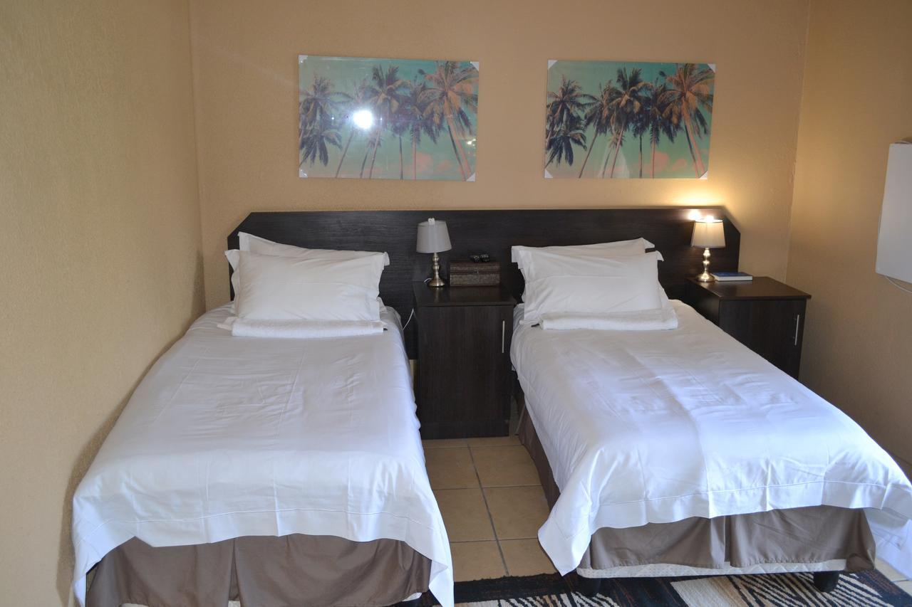 Oasis Of Life Guest House Witbank Exterior foto