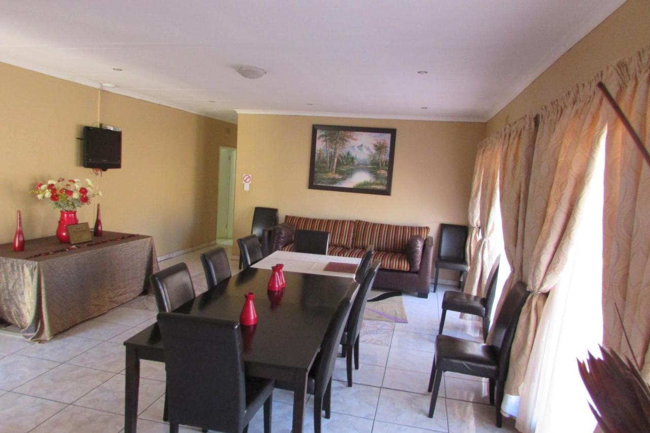 Oasis Of Life Guest House Witbank Exterior foto